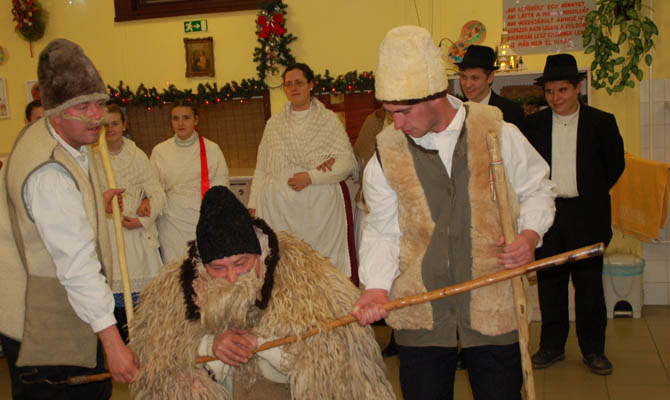 Szenttamási betlehemezők Halason 2016. december 16. képek